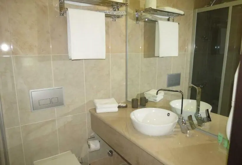 اتاق استاندارد با بالکن و چشم‌انداز دریا, Kobuleti Beach Club