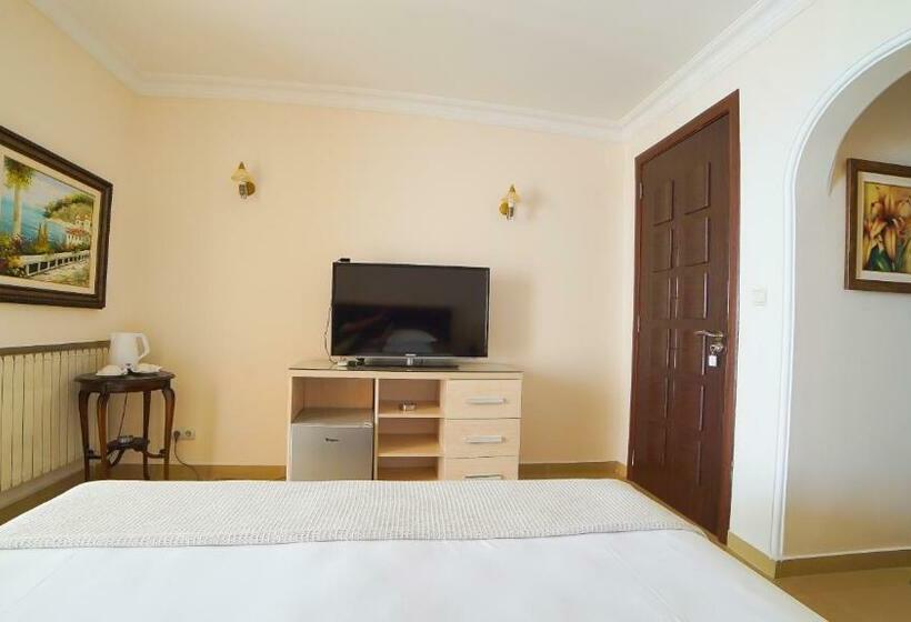 اتاق استاندارد با بالکن و چشم‌انداز دریا, Kobuleti Beach Club