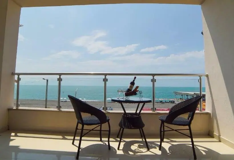 اتاق استاندارد با بالکن و چشم‌انداز دریا, Kobuleti Beach Club