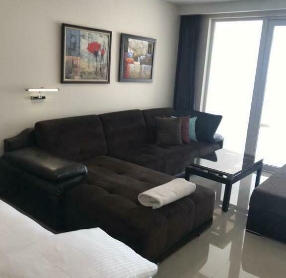 سوییت خانوادگی, Kobuleti Beach Club