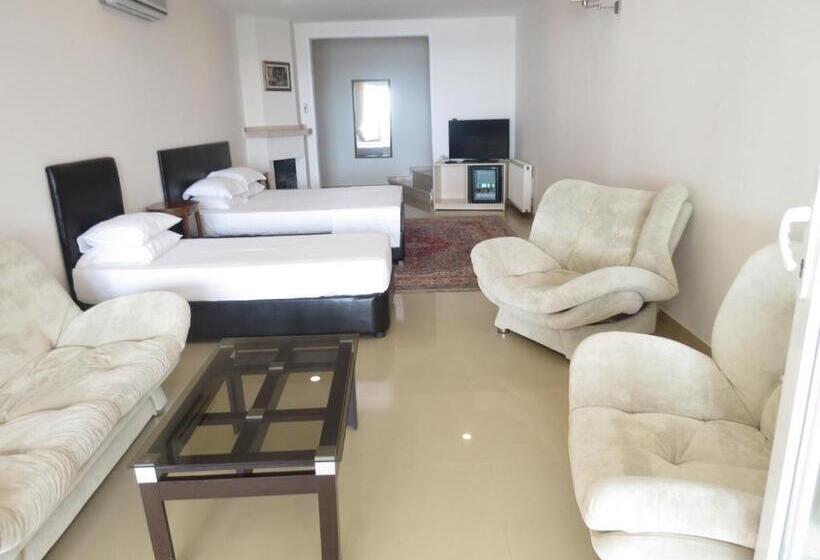 اتاق لوکس سه تخته, Kobuleti Beach Club