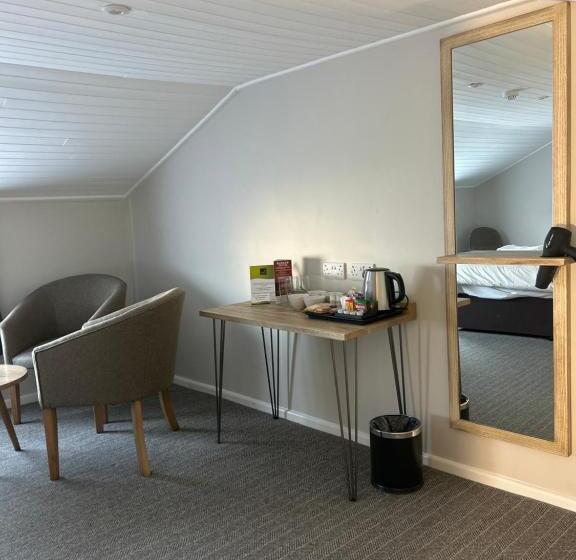 חדר משפחתי, Penwig