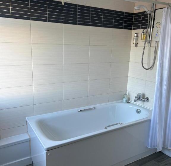 חדר משפחתי, Penwig