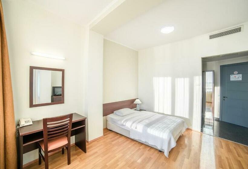 اتاق استاندارد با چشم‌انداز دریا, Sanapiro