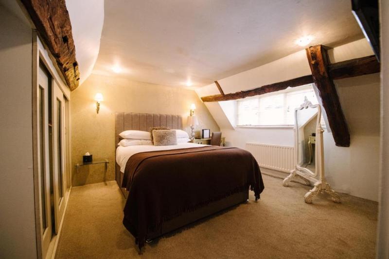 חדר דלוקס, Sheene Mill