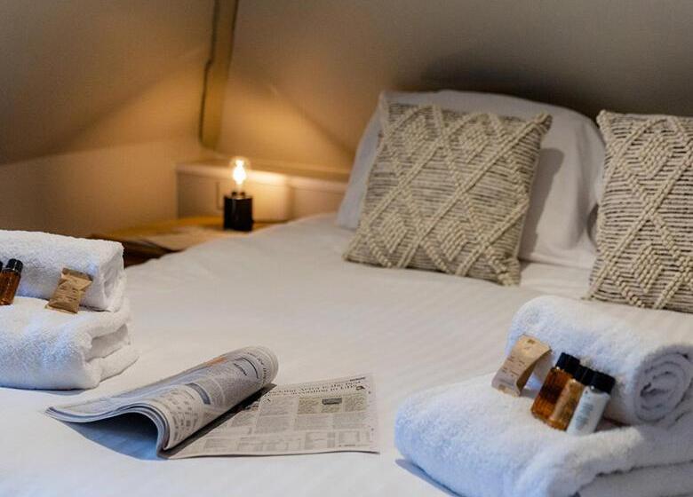 Номер Стандарт, The Bell Inn