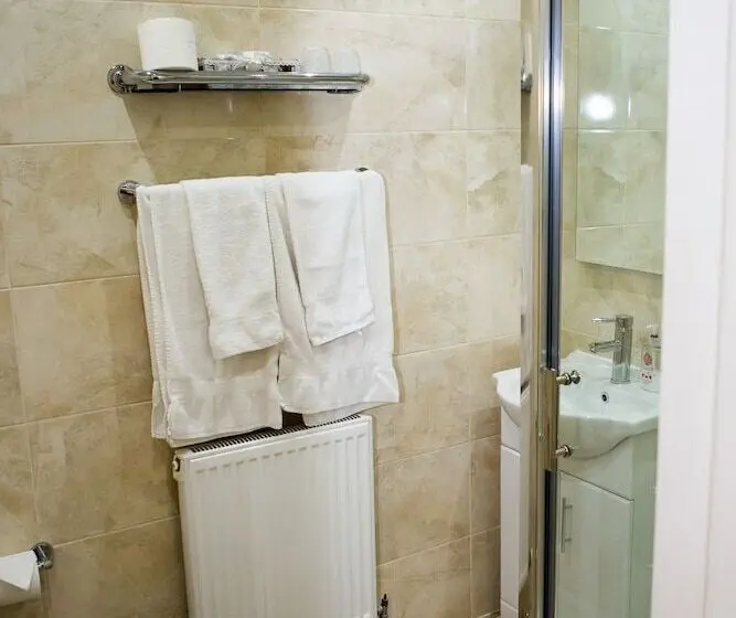 Standard Yhden Hengen Huone, Oak House B&b
