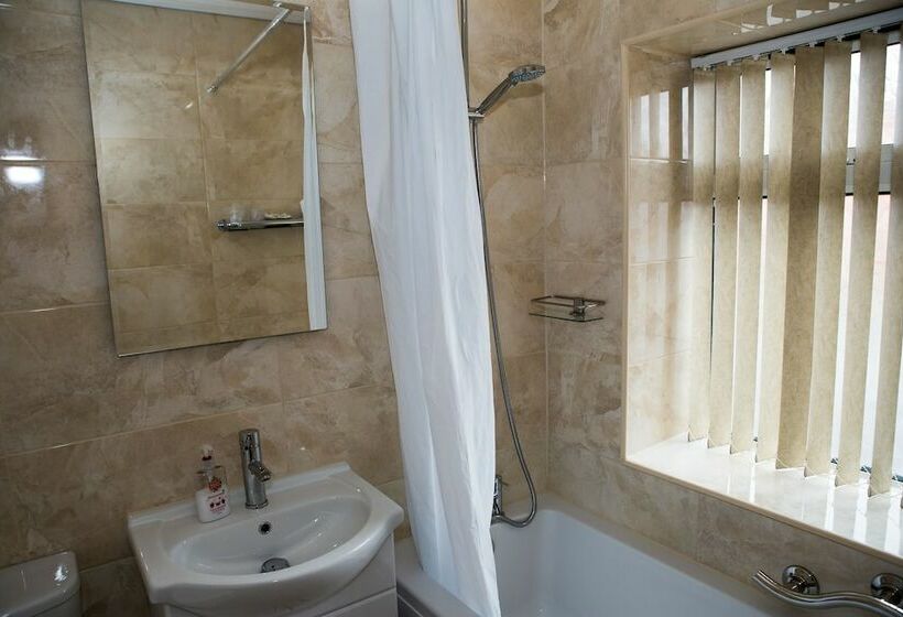 Номер Стандарт, Oak House B&b