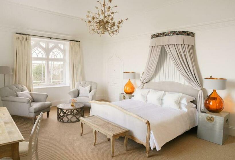 高级海景房, Penally Abbey