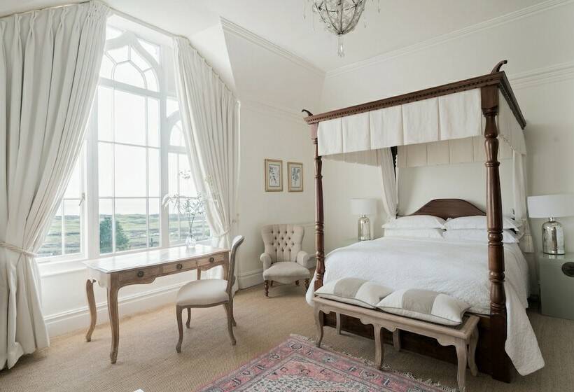 高级海景房, Penally Abbey