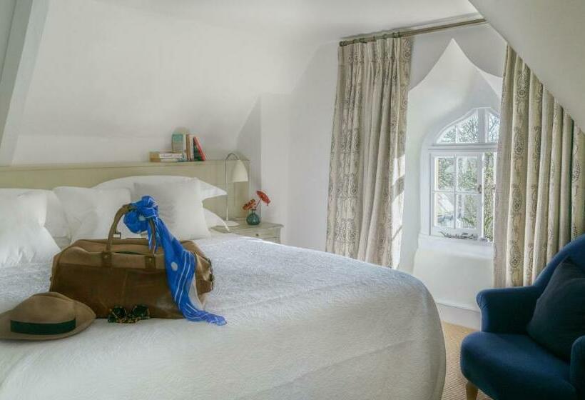 阁楼房, Penally Abbey