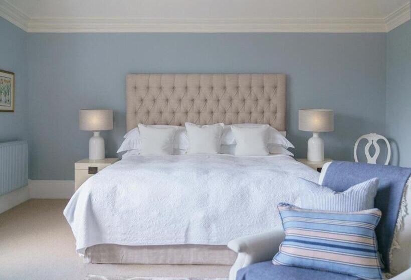 高级海景房, Penally Abbey