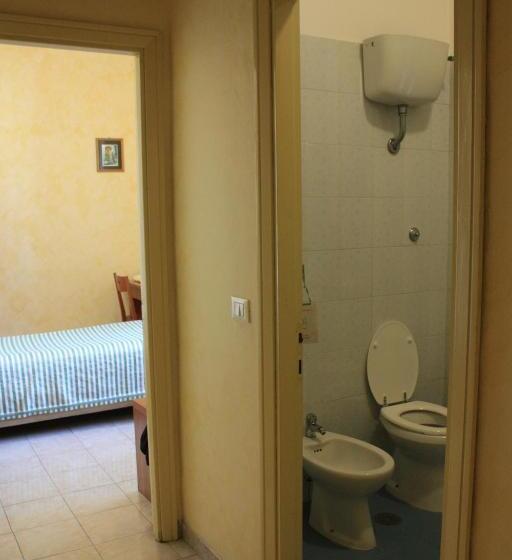 חדר סטנדרד יחיד חדר אמבטיה משותף, Ostello Villa Monte Mario