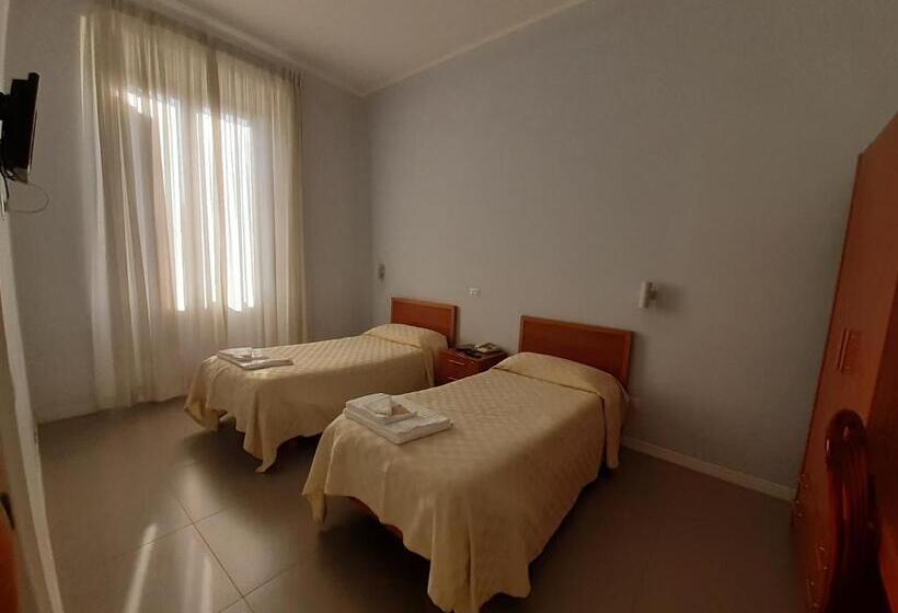 חדר סופריור עם מיטת קינג, Ostello Villa Monte Mario