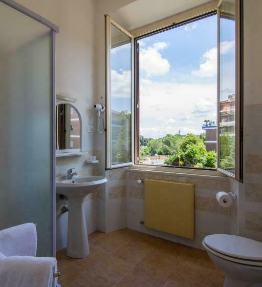 חדר סטנדרט לארבעה, Ostello Villa Monte Mario