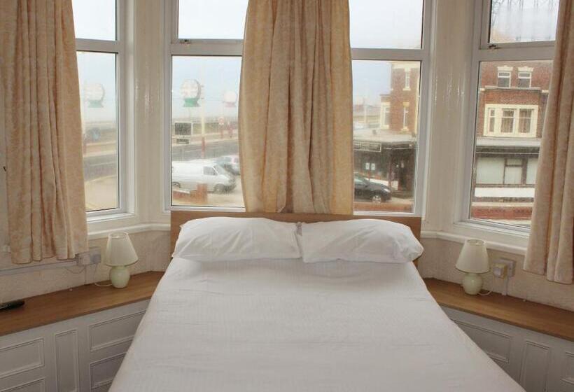 スタンダードルーム, The Colwyn   Near Pleasure Beach