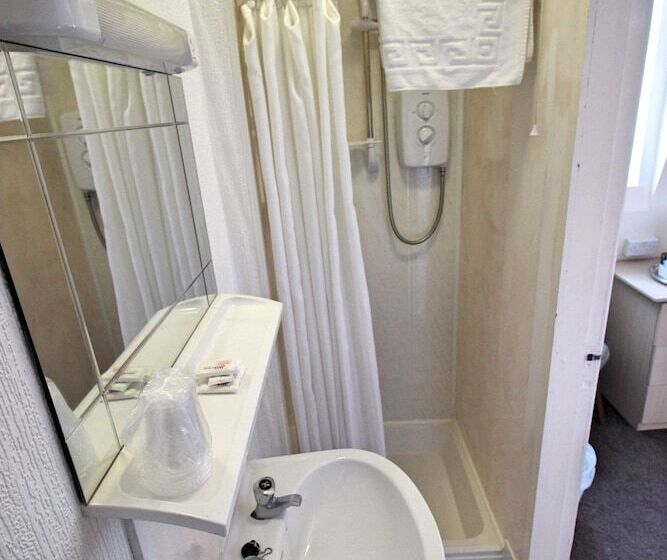 スタンダードルーム, The Colwyn   Near Pleasure Beach