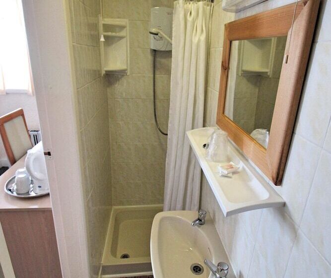 ファミリールーム, The Colwyn   Near Pleasure Beach