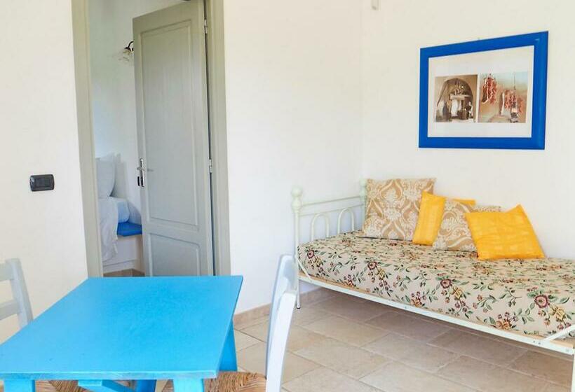 庭の見えるスタンダードトリプルルーム, Masseria Trullo Sovrano Exclusive B&b