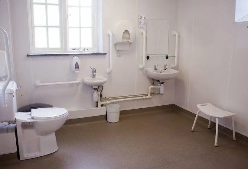 Bed in Shared Room with Shared Bathroom, Yha Boscastle Hostel