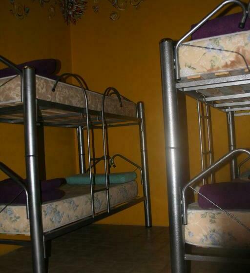 4인용 스탠다드 룸, Andamundos Hostel