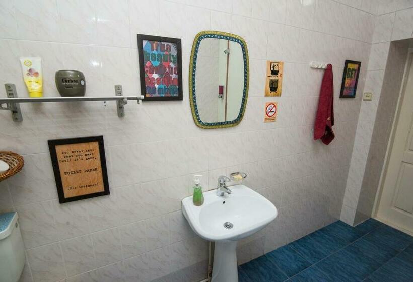 اتاق اکونومی یک تخته, Art Hostel