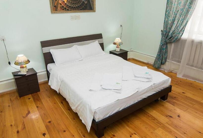 اتاق اکونومی, Art Hostel