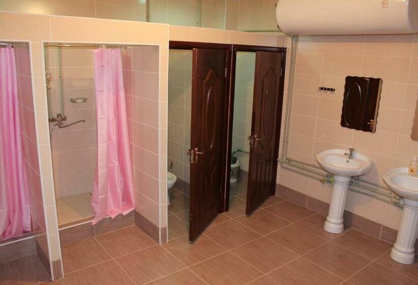 تختخواب در اتاق مشترک, Green House Hostel