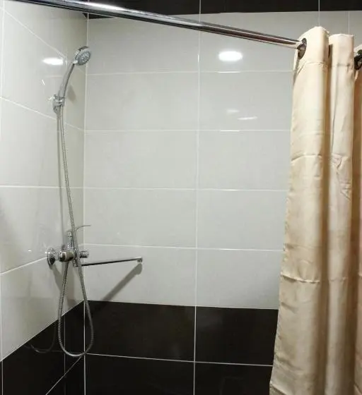 اتاق استاندارد سه نفره, Green House Hostel