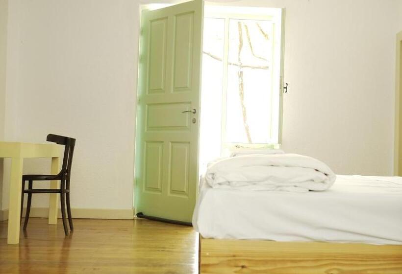 Deluxe Szoba, Himara Hostel