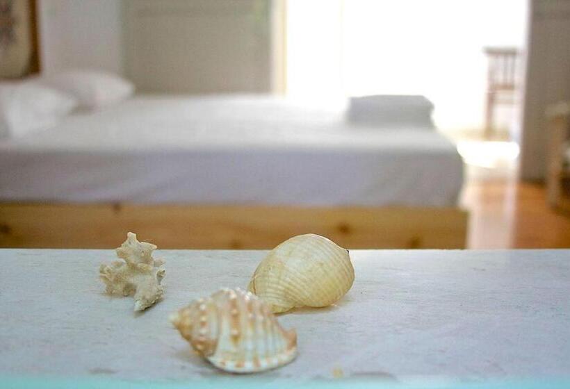 Deluxe Szoba, Himara Hostel