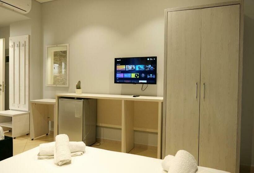 اتاق استاندارد سه تخته با بالکن, Alpha