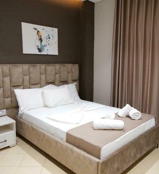 اتاق استاندارد سه تخته با بالکن, Alpha