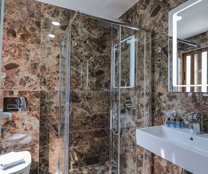 اتاق لوکس چهار تخته, Alpha