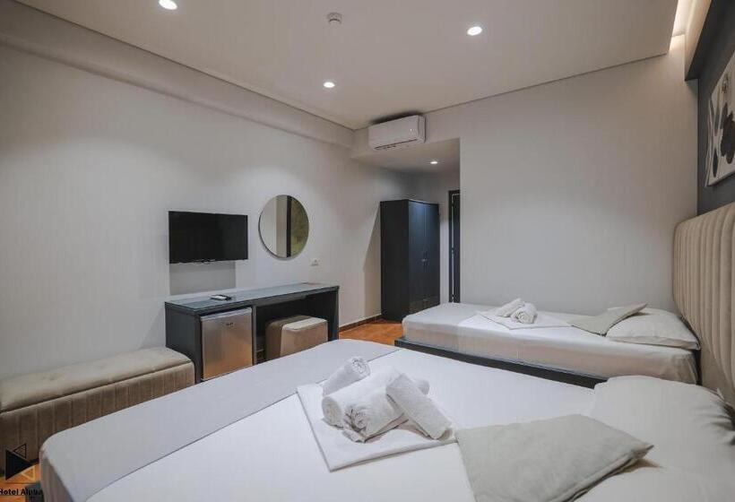 اتاق استاندارد سه تخته با بالکن, Alpha