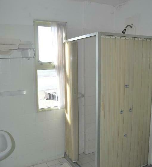 侧面海景标准三人间, Golf Internacional