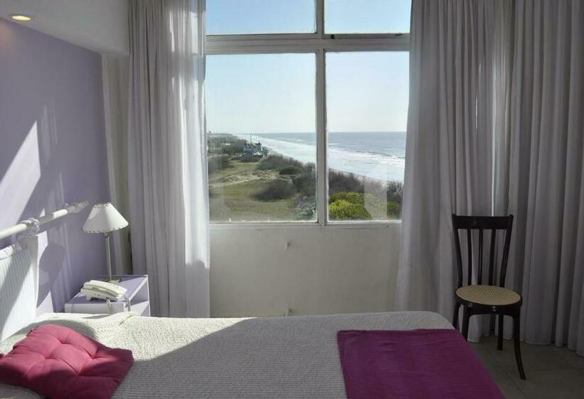 高级房间侧面带海景, Golf Internacional