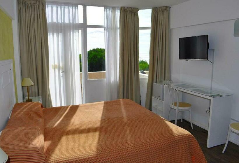 高级房间侧面带海景, Golf Internacional