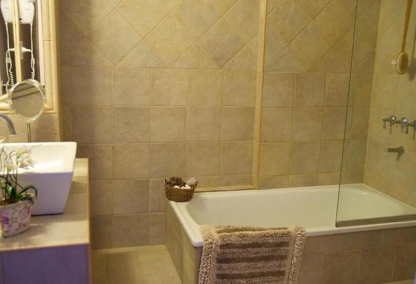 高级三人间, Golf Internacional