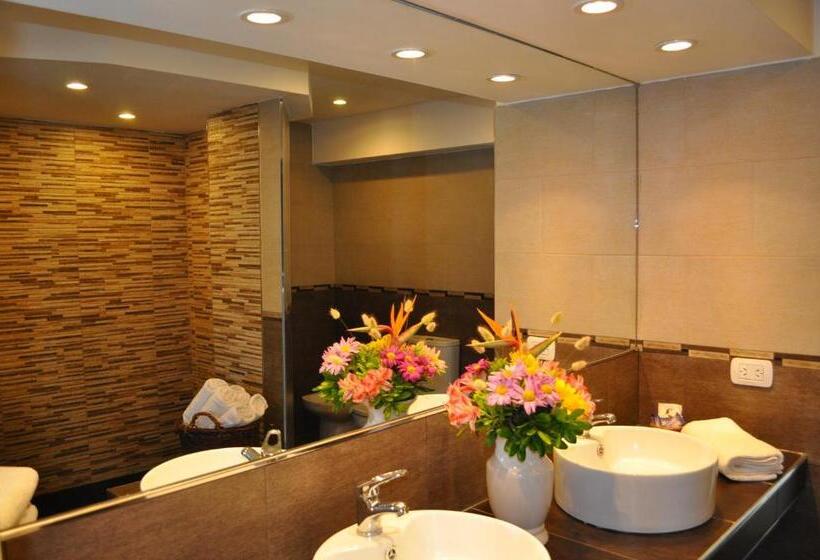 高级套房带海景, Golf Internacional