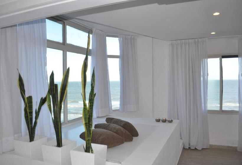 高级套房带海景, Golf Internacional