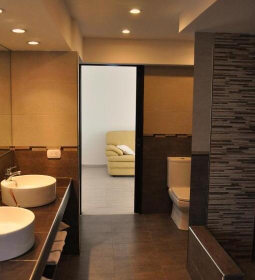 高级套房带海景, Golf Internacional