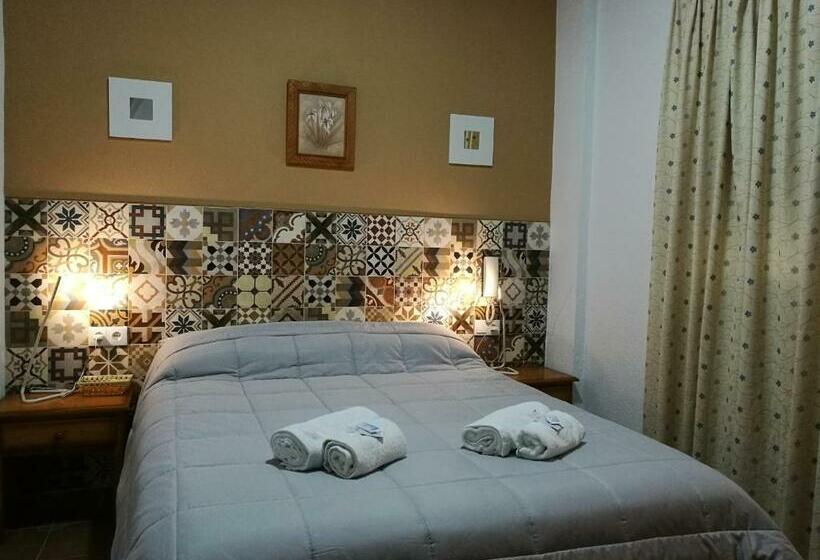 Quarto Estandar Primeiro Andar, Hostal Canalejas