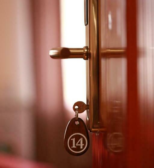 اتاق استاندارد یک نفره, Khujand Grand