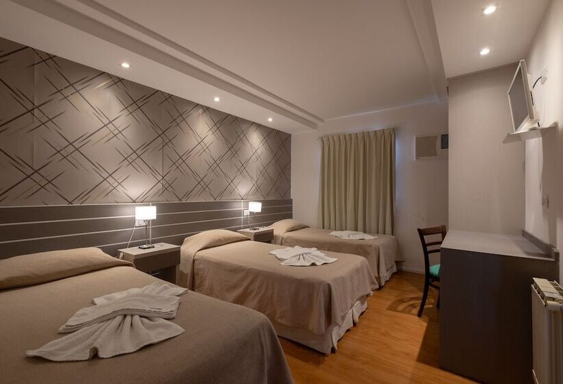 スタンダードトリプルルーム, La Posta