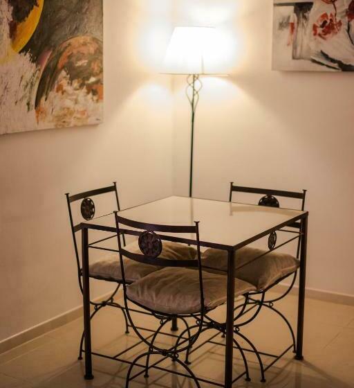 غرفة قياسية ثلاثية, Lavalle