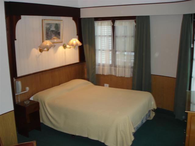 스탠다드 싱글 룸, Palace