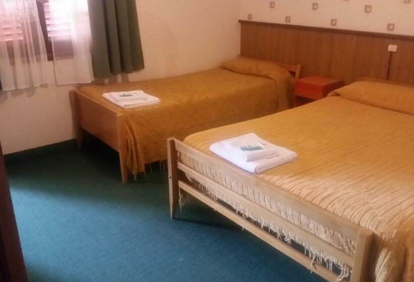 스탠다드 트리플 룸, Palace