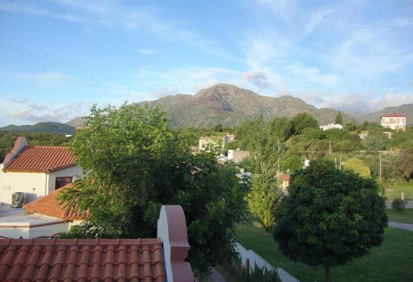 חדר לארבעה סטנדרטי עם מרפסת, Posada Del Infinito