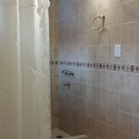 חדר לארבעה סטנדרטי עם מרפסת, Posada Del Infinito